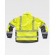 Parka acolchada e impermeable, combinada con alta visibilidad y con cintas reflectantes.
